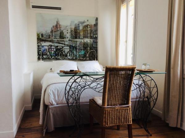 Aliénor : photo 1 de la chambre chambre simple avec douche 