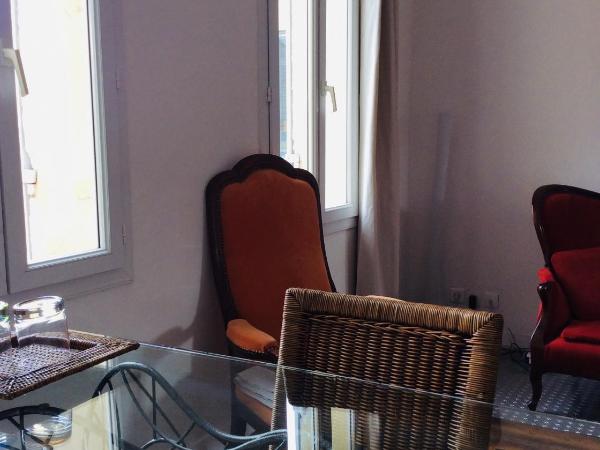 Aliénor : photo 6 de la chambre chambre simple avec douche 