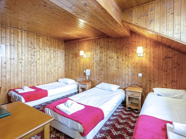 Hotel Le Chamonix : photo 5 de la chambre chambre triple