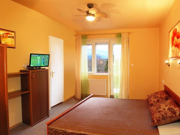 White & Quiet Apartment House : photo 3 de la chambre chambre double avec terrasse