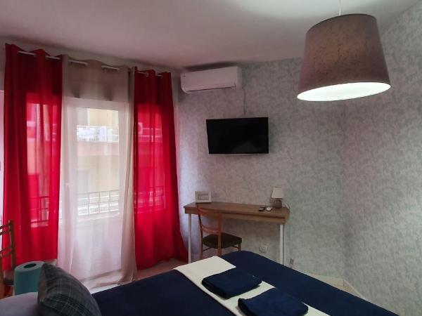 Centric Rooms Mercado : photo 7 de la chambre chambre double avec salle de bains commune