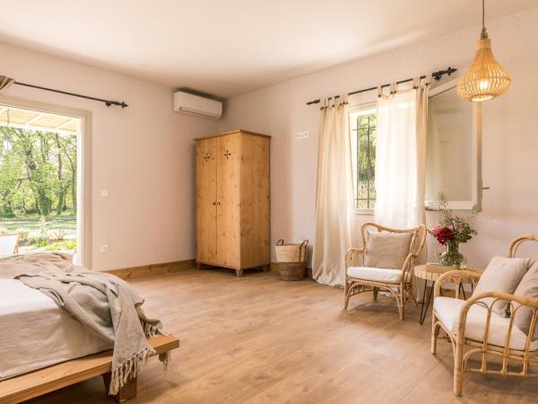 Luna Inn B&B : photo 4 de la chambre chambre double - vue sur jardin