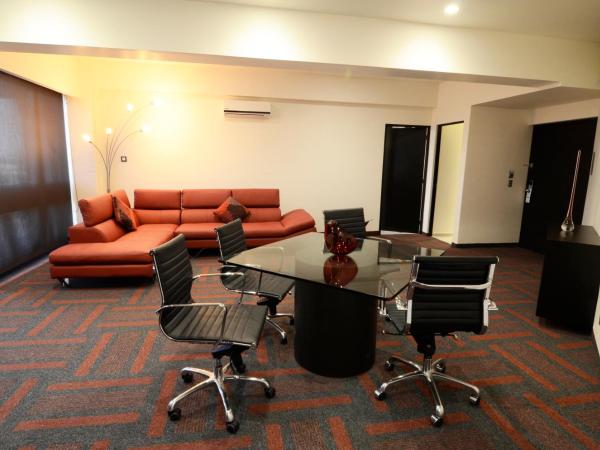 Holiday Inn Mexico Dali Airport, an IHG Hotel : photo 3 de la chambre suite lit king-size