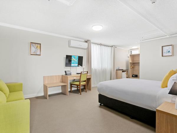 Quality Inn Sunshine Haberfield : photo 2 de la chambre chambre lit king-size avec canapé-lit - non-fumeurs