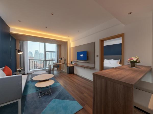 Holiday Inn Express Dongguan Humen, an IHG Hotel : photo 2 de la chambre suite lit king-size