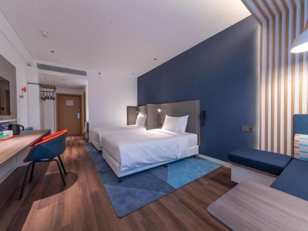 Holiday Inn Express Dongguan Humen, an IHG Hotel : photo 3 de la chambre hébergement 2 lits simples standard - vue sur ville