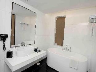 Merlynn Park Hotel : photo 2 de la chambre room #24287983