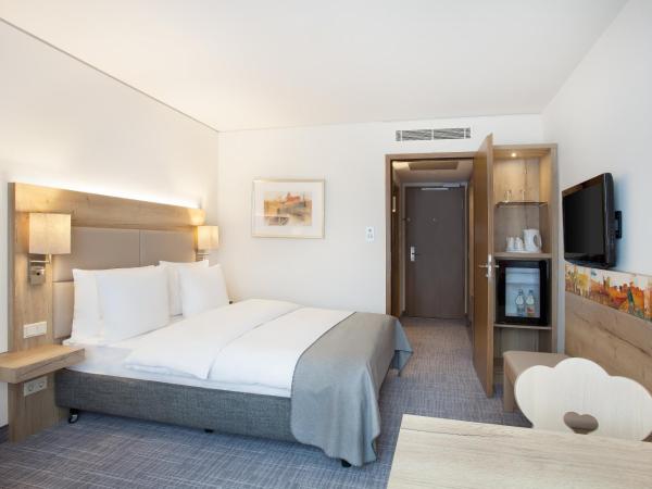 Holiday Inn Nürnberg City Centre, an IHG Hotel : photo 3 de la chambre chambre standard lit queen-size