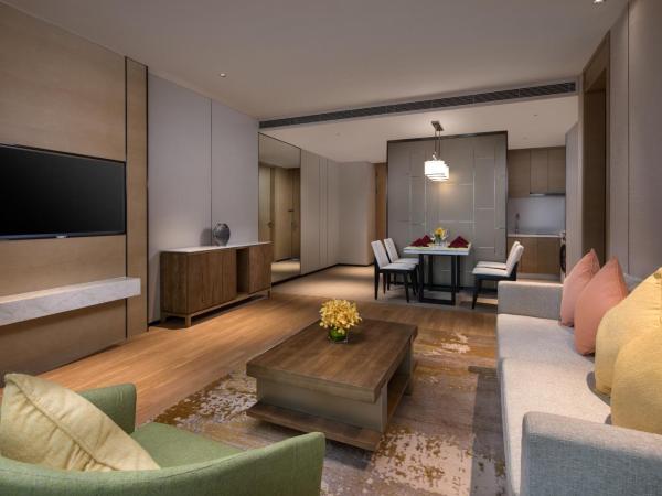 Holiday Inn Nanjing Harbour, an IHG Hotel : photo 1 de la chambre suite 1 chambre lit king-size