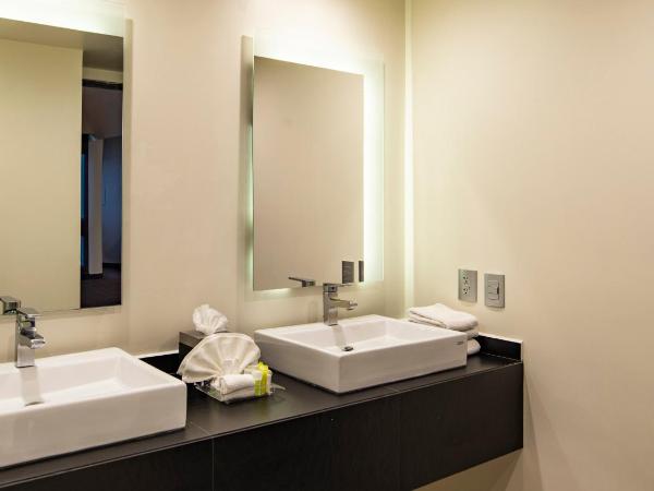 Holiday Inn Mexico Dali Airport, an IHG Hotel : photo 2 de la chambre suite 1 chambre lit king-size