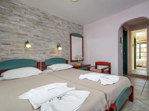 Hotel Naxos Beach : photo 4 de la chambre chambres communicantes
