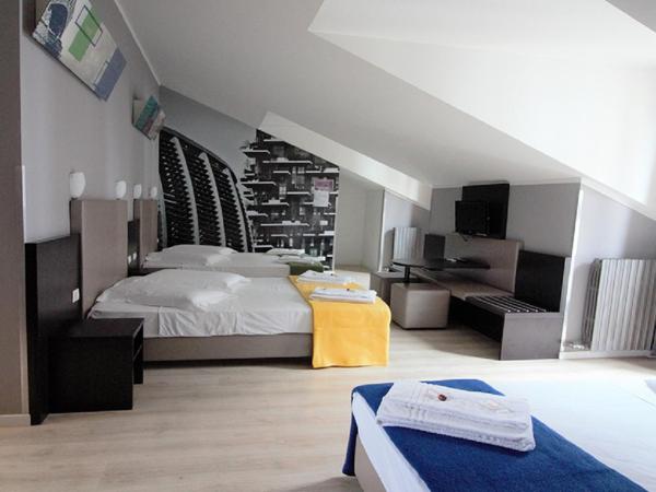 New Generation Hostel Milan Center Navigli : photo 2 de la chambre chambre sextuple