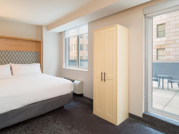 Holiday Inn Wall Street, an IHG Hotel : photo 1 de la chambre chambre king standard avec balcon