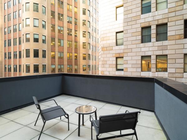 Holiday Inn Wall Street, an IHG Hotel : photo 3 de la chambre chambre king standard avec balcon