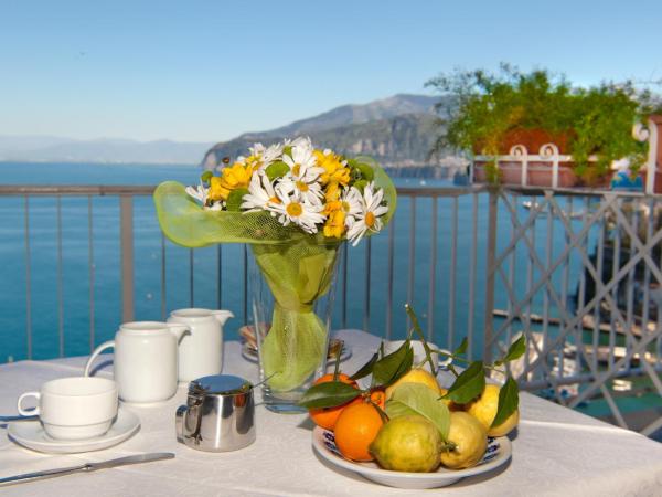 Hotel Settimo Cielo : photo 2 de la chambre chambre double avec balcon - vue sur mer
