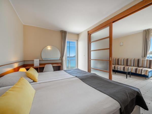 Hotel Punta : photo 4 de la chambre suite junior avec balcon - vue sur mer