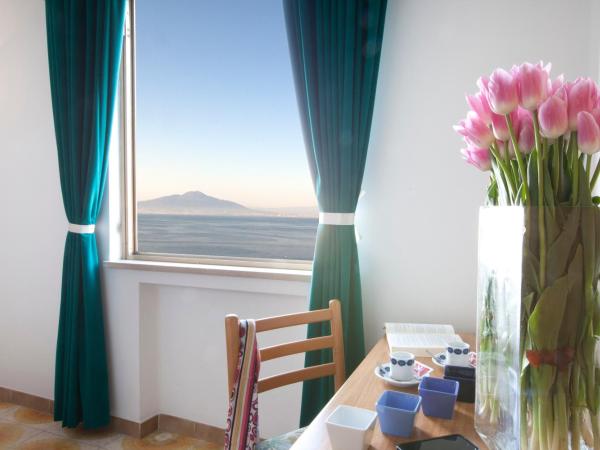 Hotel Settimo Cielo : photo 2 de la chambre chambre double - vue sur mer