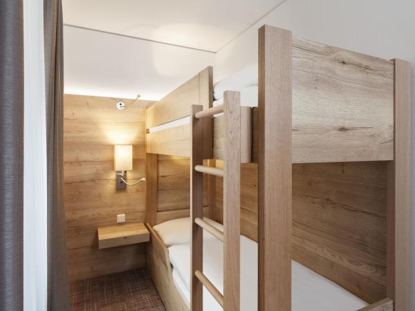 Holiday Inn Nürnberg City Centre, an IHG Hotel : photo 6 de la chambre chambre familiale - non-fumeurs