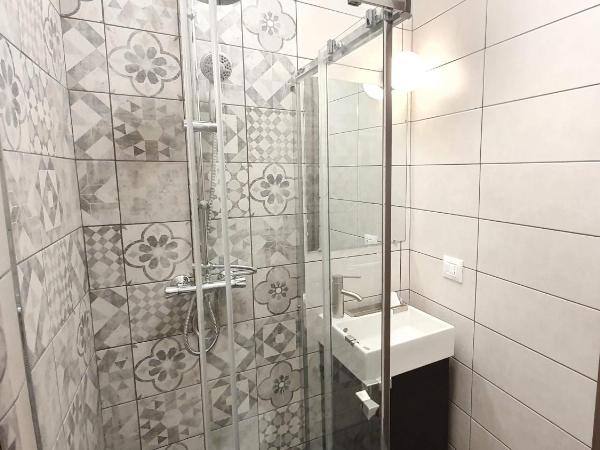 Interno1 Bari Policlinico : photo 6 de la chambre chambre triple avec salle de bains privative