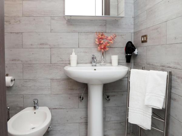 Interno1 Bari Policlinico : photo 2 de la chambre chambre double avec salle de bains privative extérieure