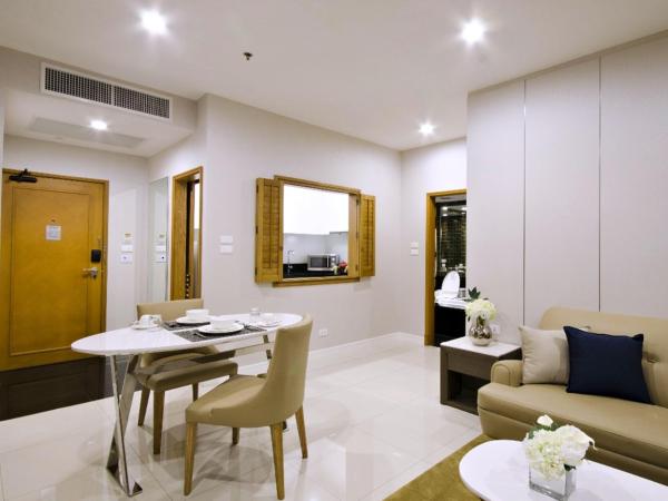 Grande Centre Point Ploenchit : photo 5 de la chambre suite balcon angle