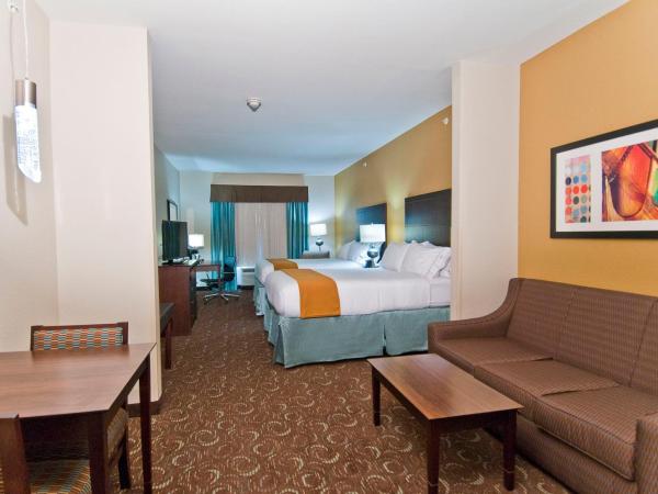 Holiday Inn Express & Suites San Antonio Frost Bank Center, an IHG Hotel : photo 6 de la chambre suite 1 chambre avec 2 lits queen-size