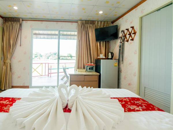 Golden Dragon Kanchanaburi : photo 1 de la chambre chambre double deluxe avec balcon