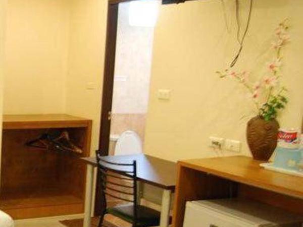 Rambuttri House : photo 4 de la chambre chambre deluxe double ou lits jumeaux