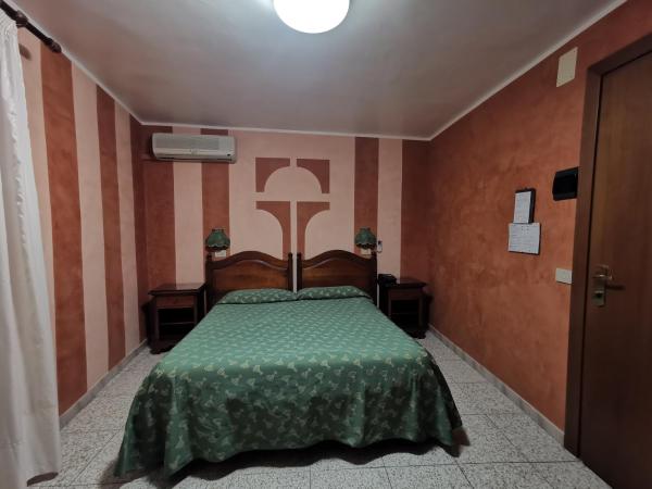 Hotel Cortese : photo 3 de la chambre chambre double ou lits jumeaux avec salle de bains privative
