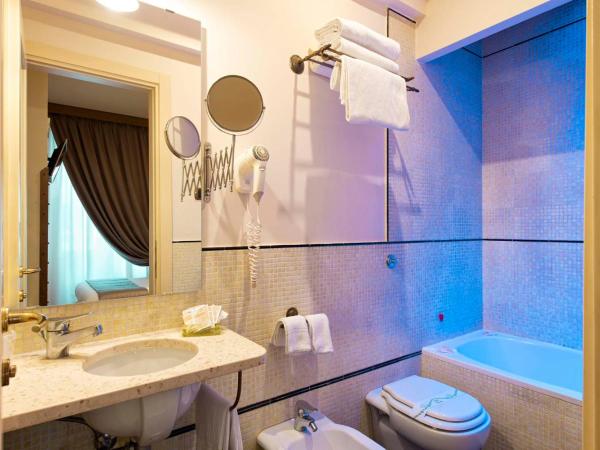 Grand Hotel Europa & Restaurant : photo 5 de la chambre chambre triple