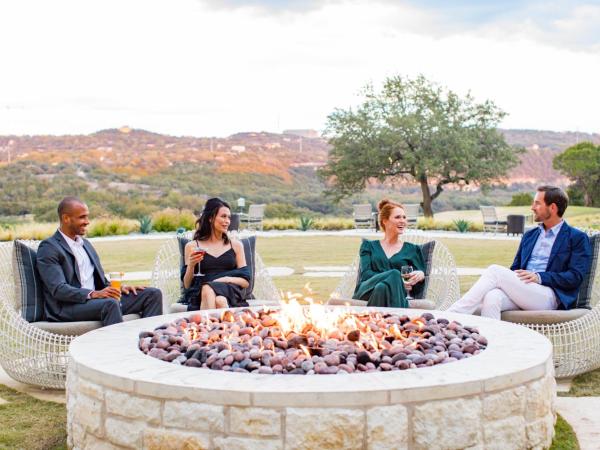 Omni Barton Creek Resort and Spa Austin : photo 10 de la chambre suite fairway signature pour personnes à mobilité réduite avec douche accessible en fauteuil roulant