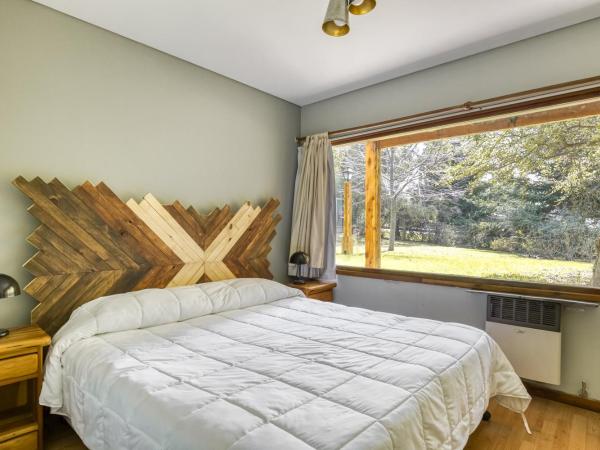 Selina Bariloche : photo 2 de la chambre petite chambre avec salle de bains commune