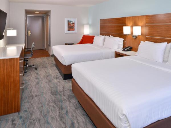 Holiday Inn Express & Suites Austin North Central, an IHG Hotel : photo 1 de la chambre chambre avec 2 grands lits queen-size 