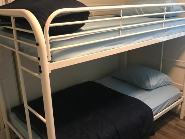 A1 LA City Hostel : photo 3 de la chambre dortoir pour femmes 4 lits
