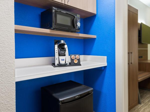 Holiday Inn Express & Suites - Columbus Airport East, an IHG Hotel : photo 2 de la chambre chambre standard