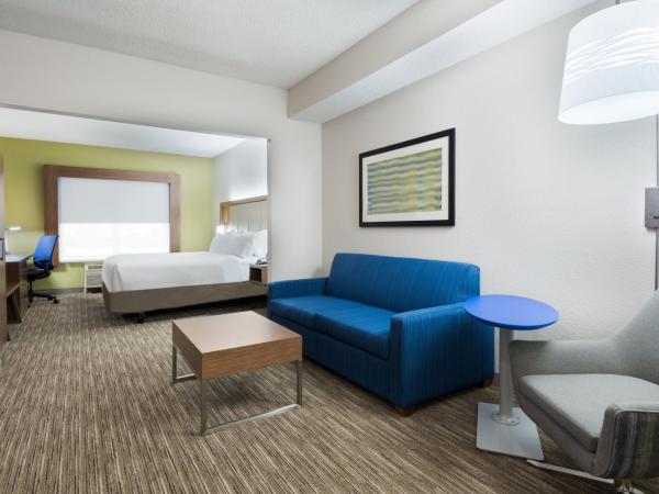 Holiday Inn Express & Suites - Columbus Airport East, an IHG Hotel : photo 5 de la chambre suite lit king-size avec baignoire - accessible aux personnes malentendantes/non-fumeurs