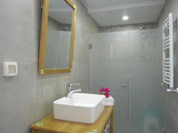 Dar El Yasmine Tunis : photo 4 de la chambre chambre double - vue sur piscine