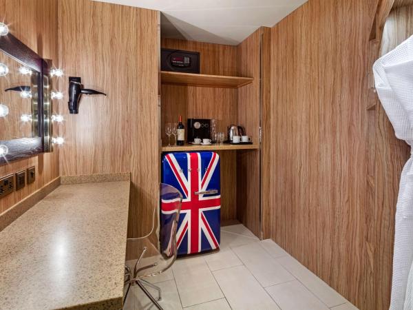 Radisson Blu Hotel, London Mercer Street : photo 3 de la chambre suite d'angle