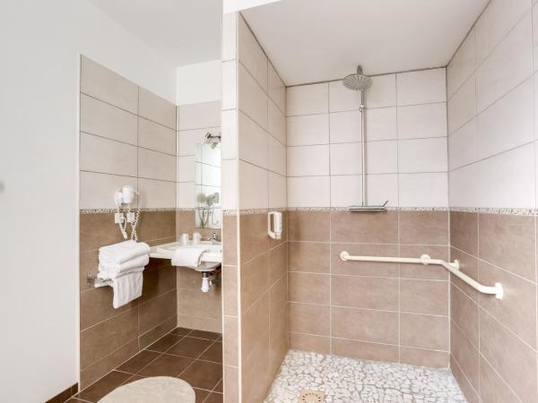 Hôtel Du Midi : photo 2 de la chambre chambre lit king-size supérieure