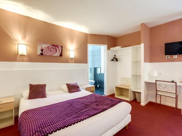 Hôtel Du Midi : photo 1 de la chambre chambre quintuple