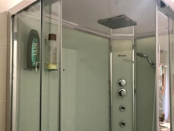 Dimora Del Riccio : photo 6 de la chambre chambre double ou lits jumeaux avec salle de bains privative