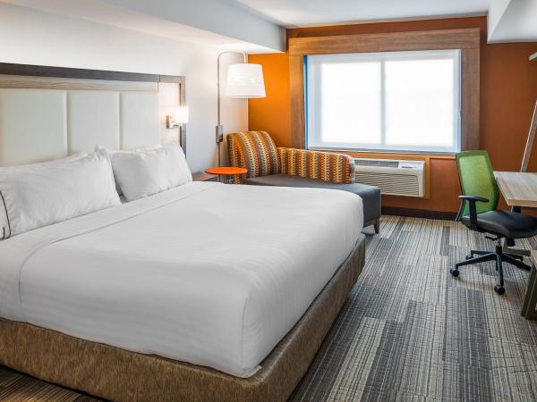 Holiday Inn Express & Suites Halifax - Bedford, an IHG Hotel : photo 3 de la chambre chambre lit king-size