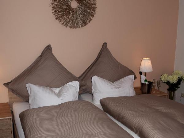 Hotel- Restaurant Kerzan´s : photo 4 de la chambre chambre double ou lits jumeaux avec salle de bains