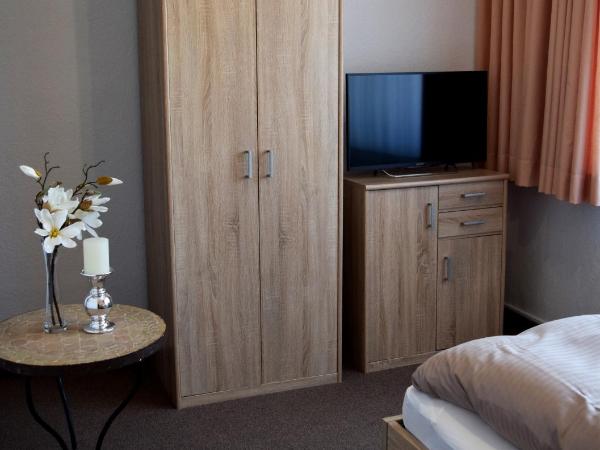 Hotel- Restaurant Kerzan´s : photo 4 de la chambre chambre simple avec salle de bains