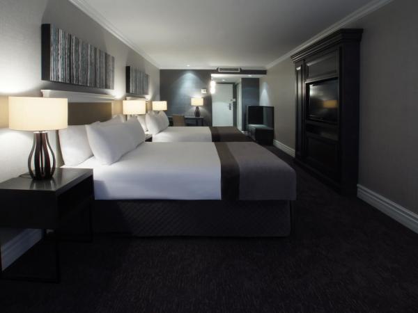 Hotel Manoir Victoria : photo 2 de la chambre chambre deluxe avec 2 lits doubles