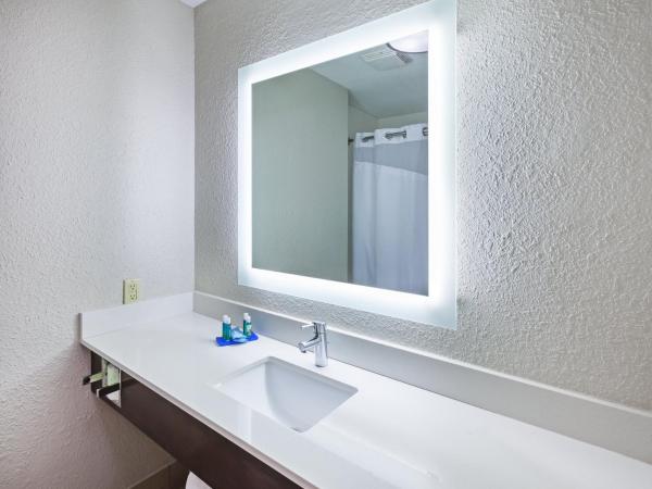 Holiday Inn Express & Suites Houston - Memorial Park Area, an IHG Hotel : photo 2 de la chambre chambre standard avec 2 lits queen-size