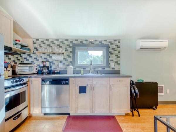 Upscale NE Portland Guesthouse : photo 4 de la chambre studio