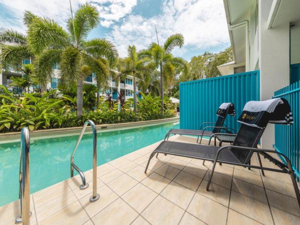 Silkari Lagoons Port Douglas : photo 2 de la chambre chambre d’hôtel - accès direct à la piscine 