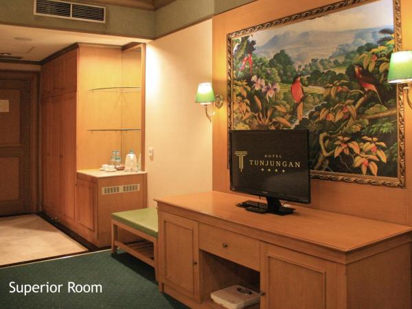 Tunjungan Hotel : photo 4 de la chambre special offer at superior room