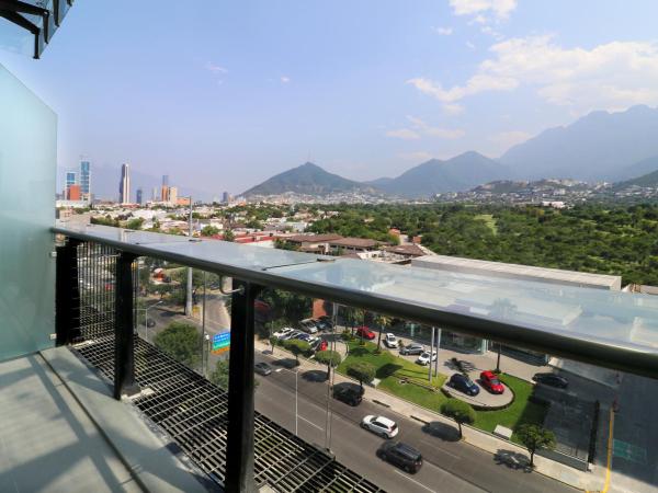 Holiday Inn Express & Suites Monterrey Valle, an IHG Hotel : photo 3 de la chambre standard king room with balcony - mid floor